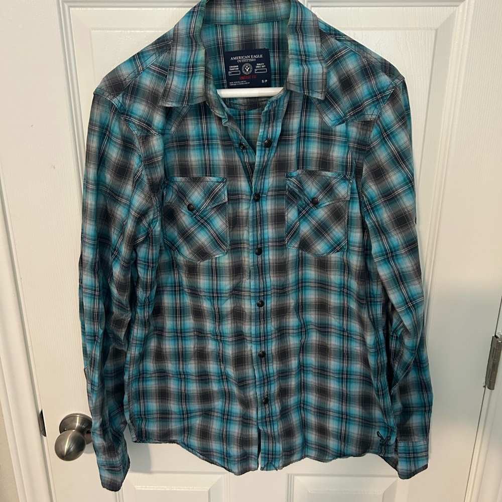 American Eagle Outfitters Men's Blue Plaid Shirt